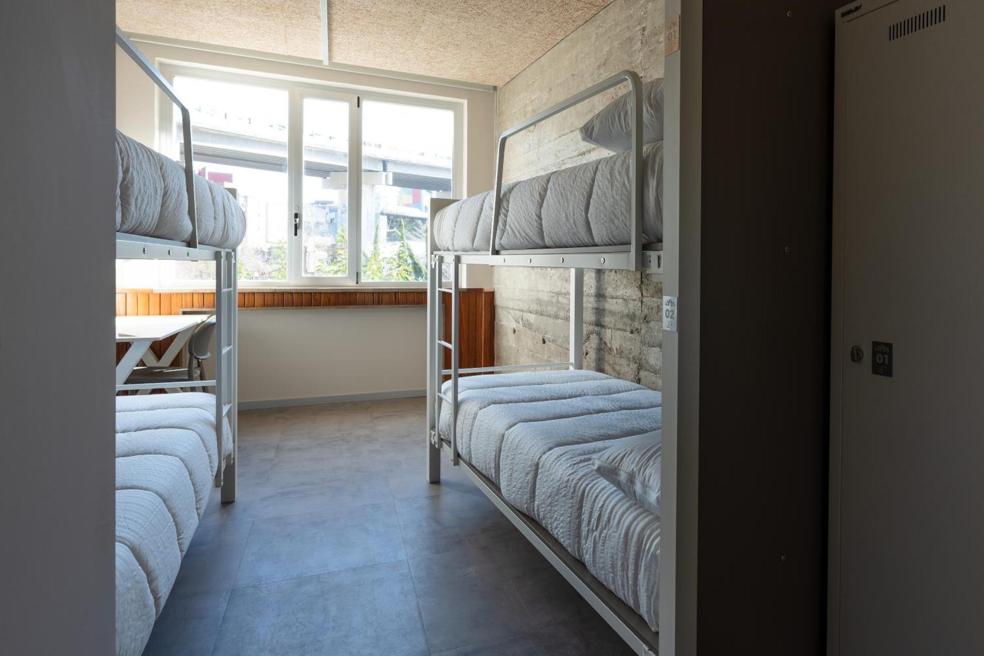 Lamia Bbk Women Hostel-Solo Mujeres Билбао Екстериор снимка