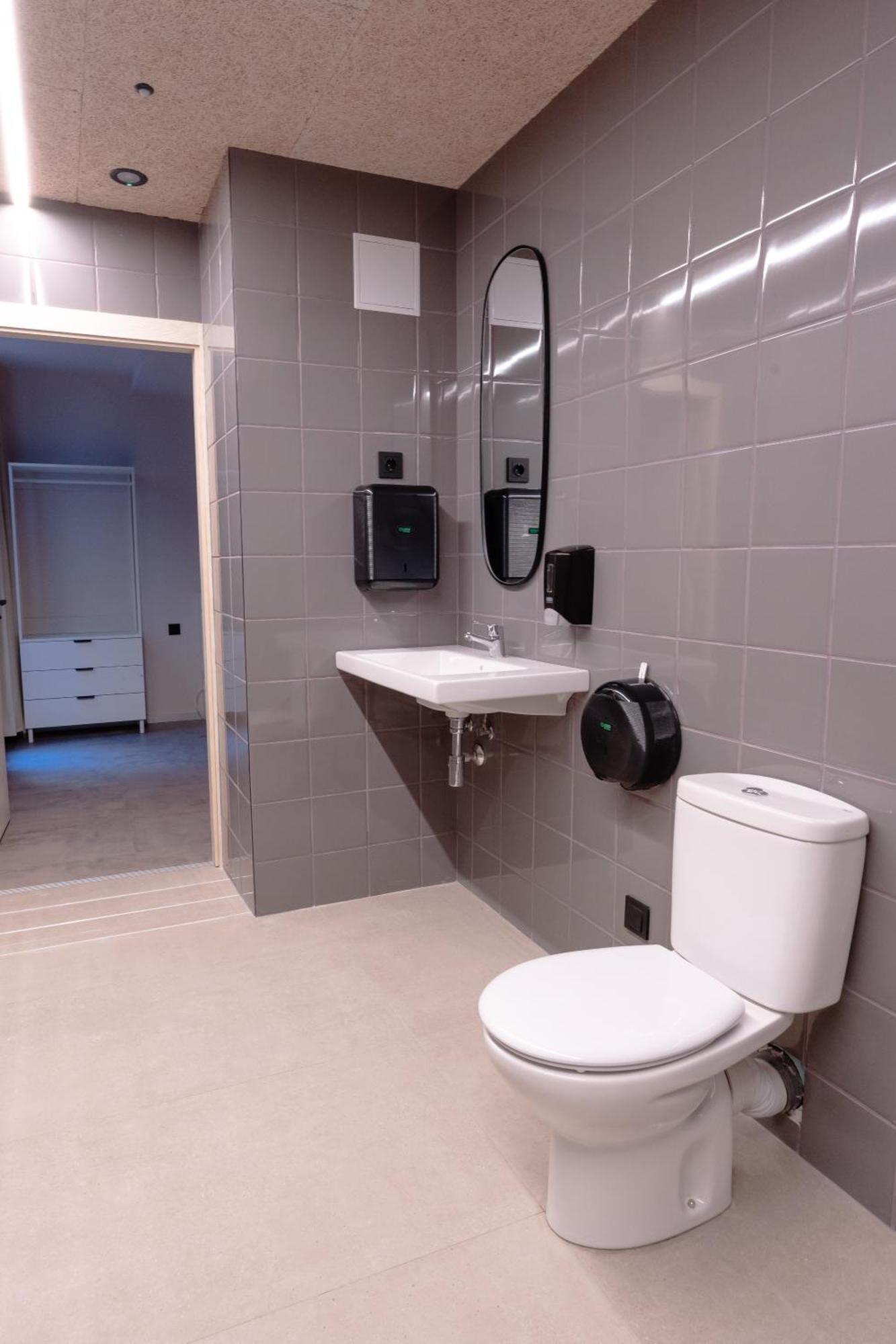 Lamia Bbk Women Hostel-Solo Mujeres Билбао Екстериор снимка